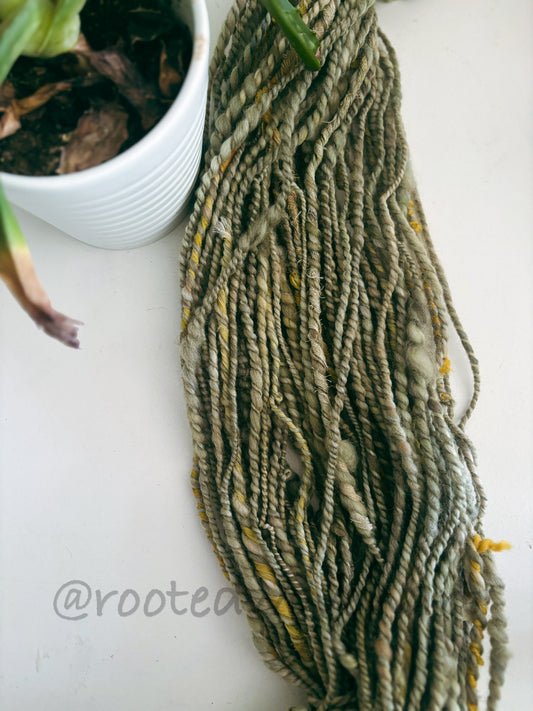 40 yards / Hand spun Art yarn