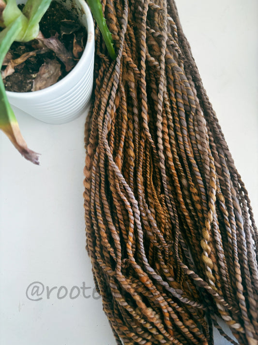 100 yards / Hand spun Art yarn